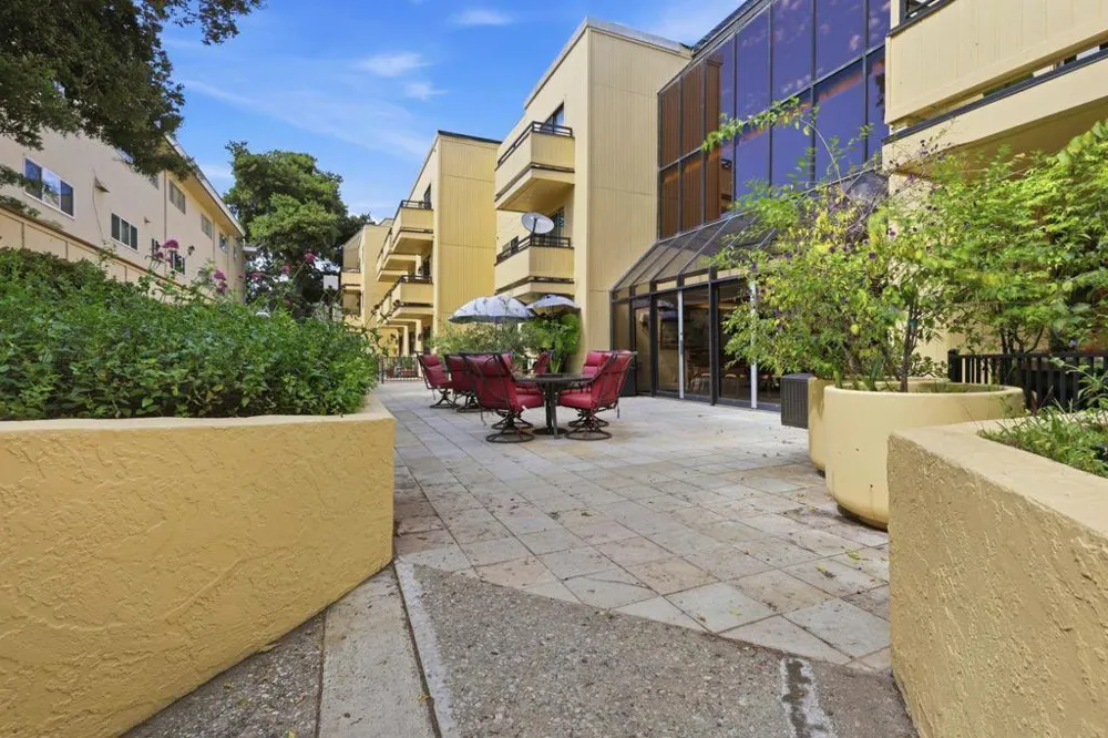 324 Catalpa Street #111 San Mateo, CA 94401