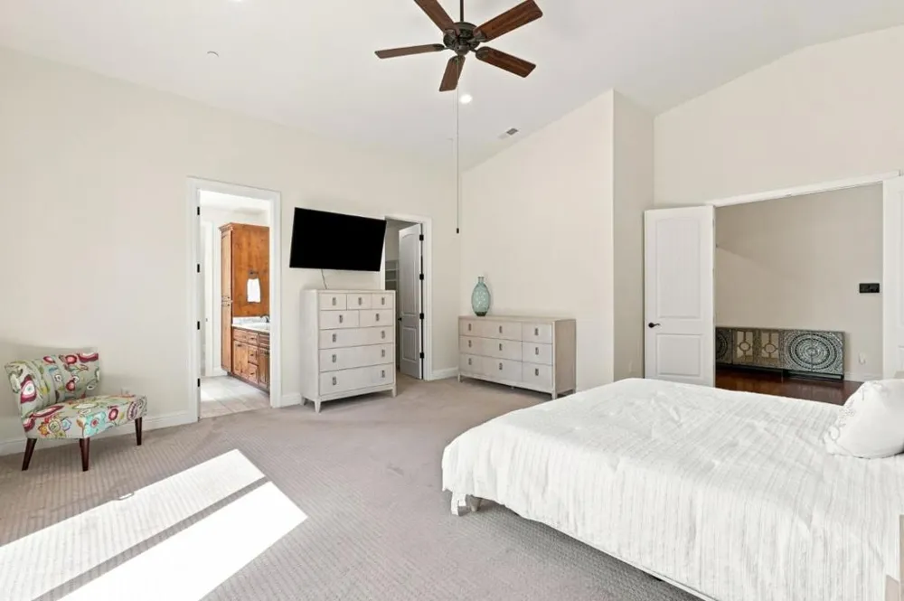 20 Tyler Court Hollister, CA 95023