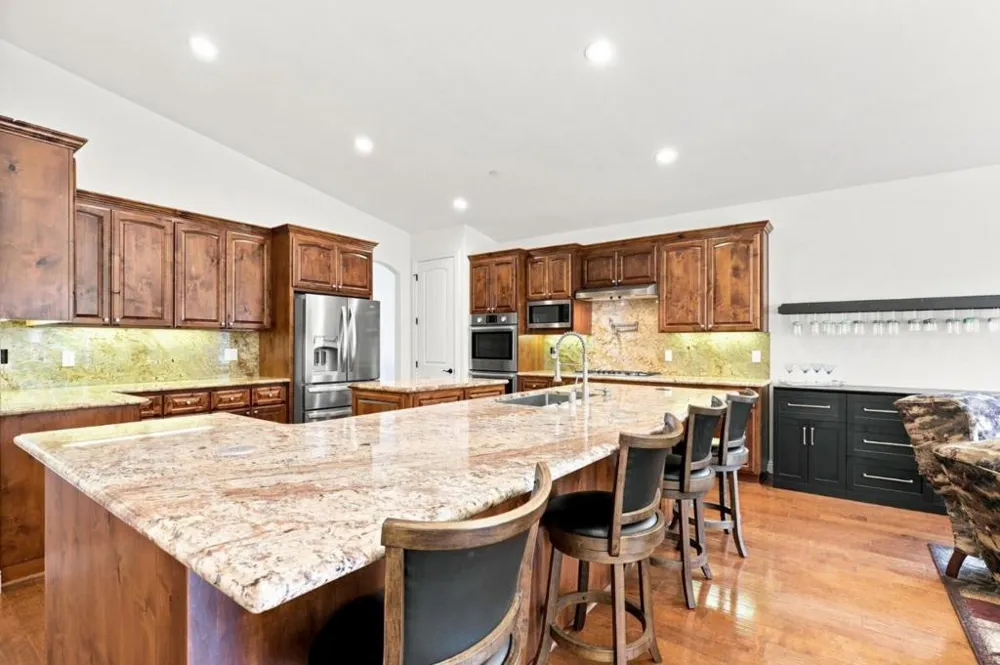 20 Tyler Court Hollister, CA 95023