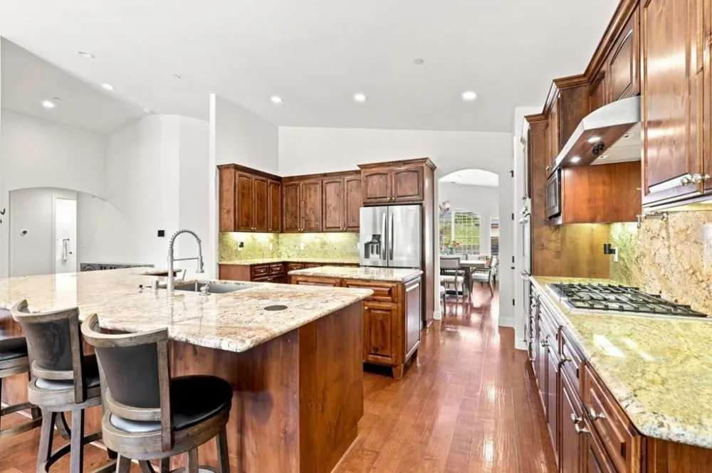 20 Tyler Court Hollister, CA 95023