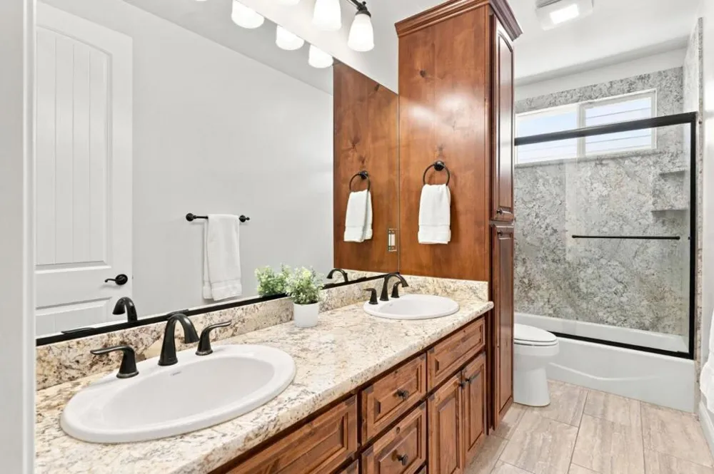 20 Tyler Court Hollister, CA 95023