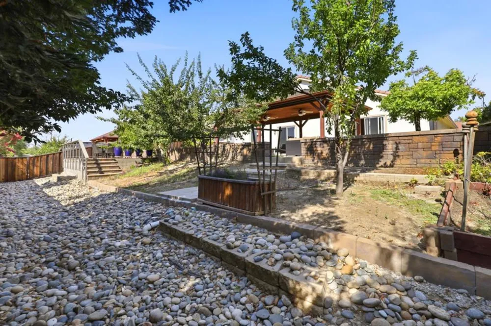 20 Tyler Court Hollister, CA 95023
