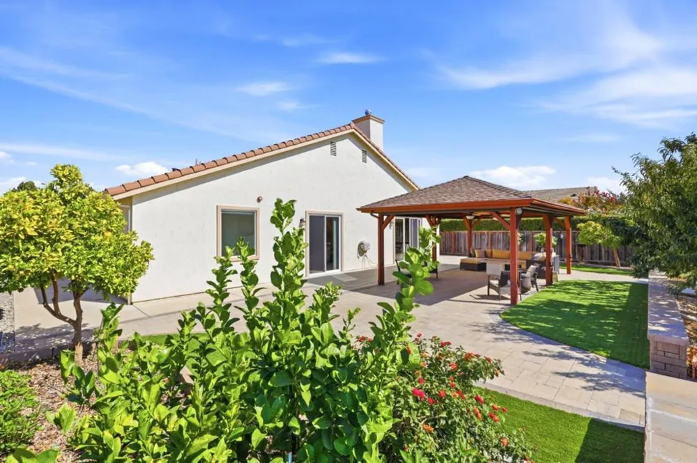 20 Tyler Court Hollister, CA 95023