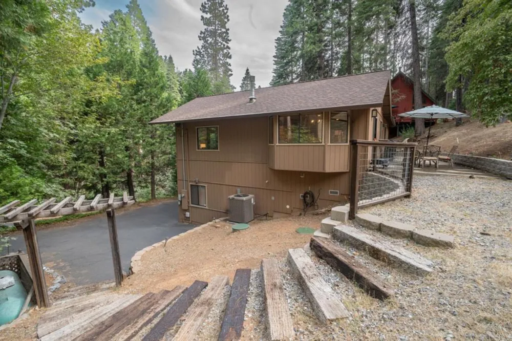1265 Spring Valley Way Arnold, CA 95223