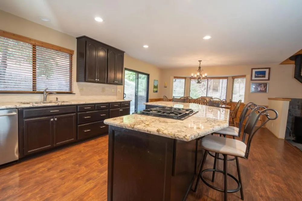 1265 Spring Valley Way Arnold, CA 95223