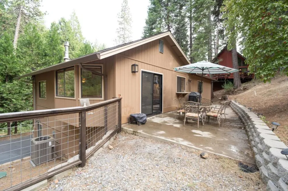 1265 Spring Valley Way Arnold, CA 95223
