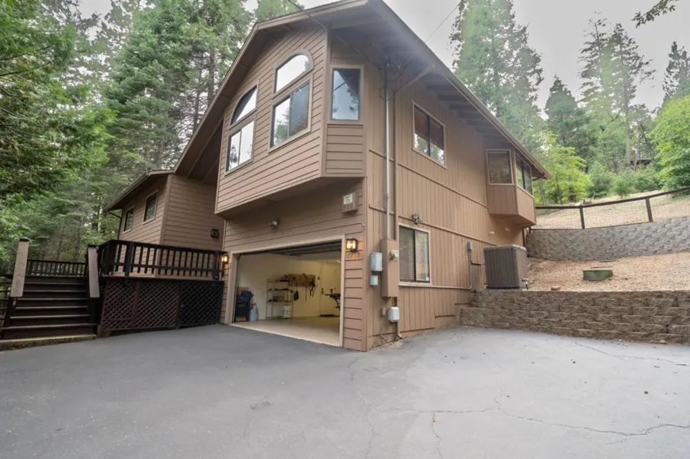 1265 Spring Valley Way Arnold, CA 95223