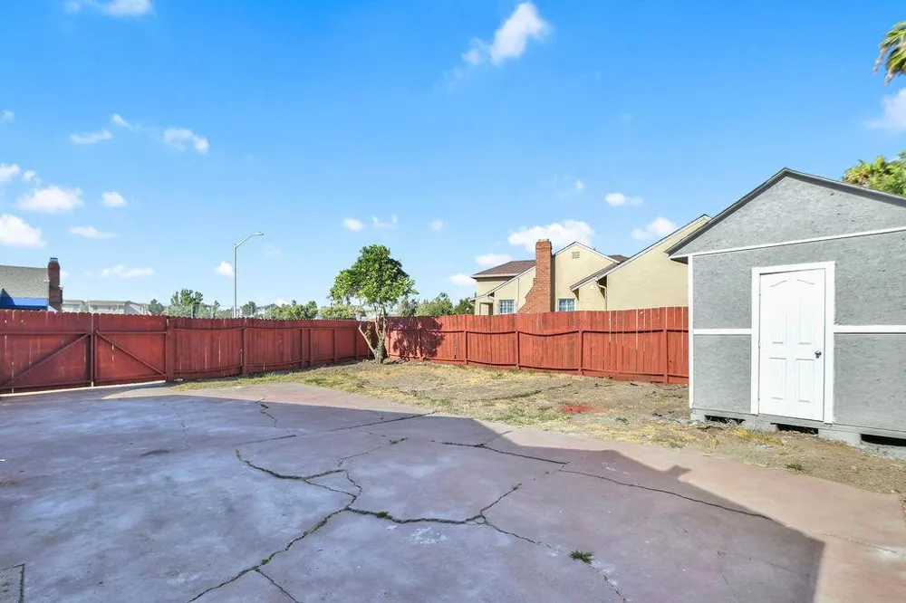 425 W 8th Street Pittsburg, CA 94565