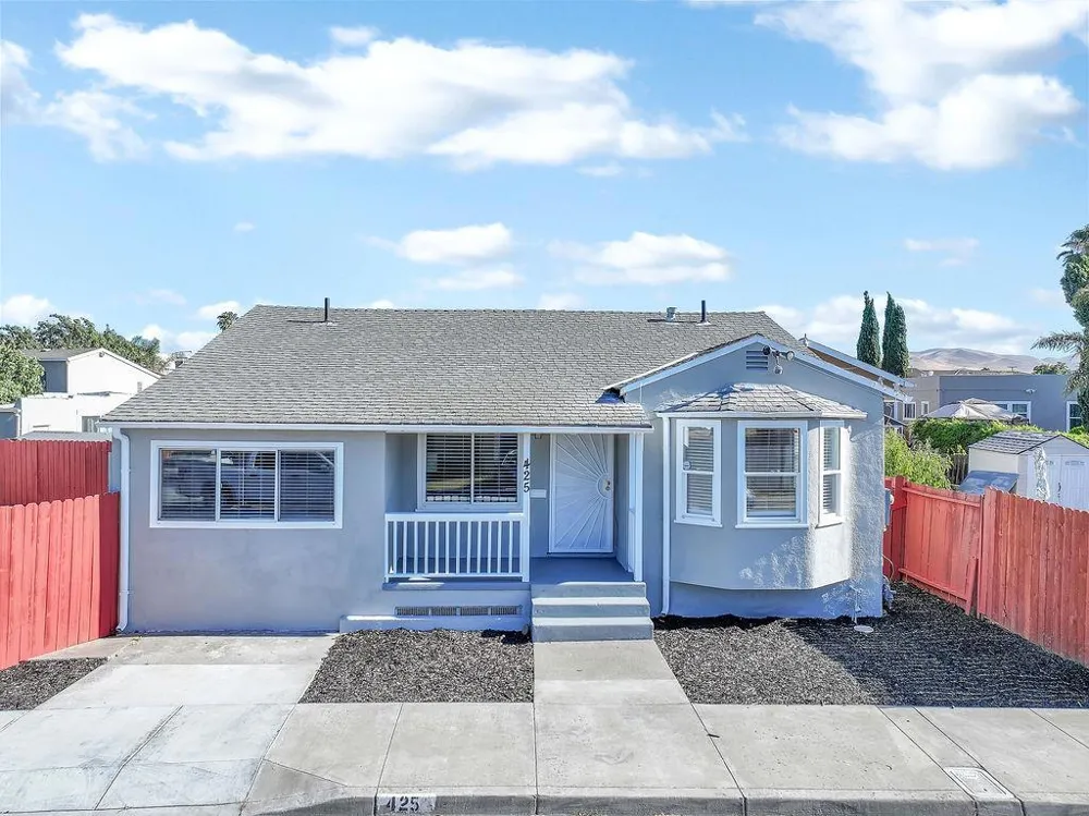 425 W 8th Street Pittsburg, CA 94565