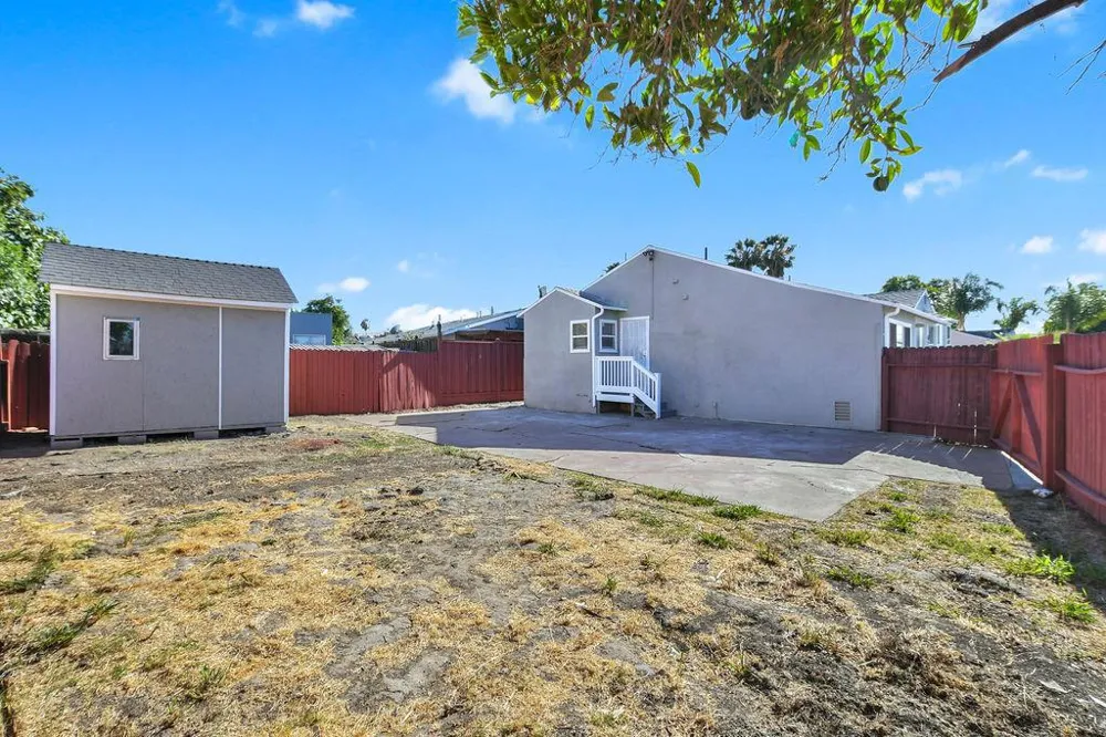 425 W 8th Street Pittsburg, CA 94565