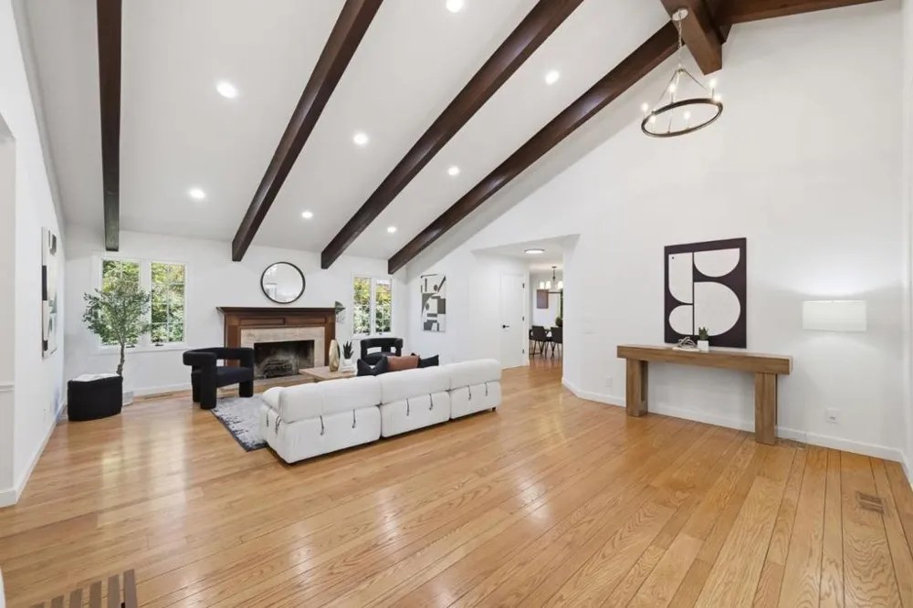 1021 Alegre Avenue Los Altos, CA 94024