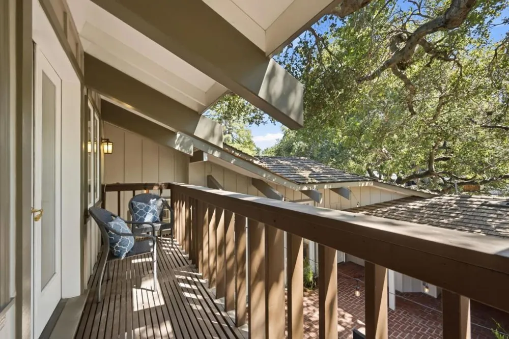 1021 Alegre Avenue Los Altos, CA 94024