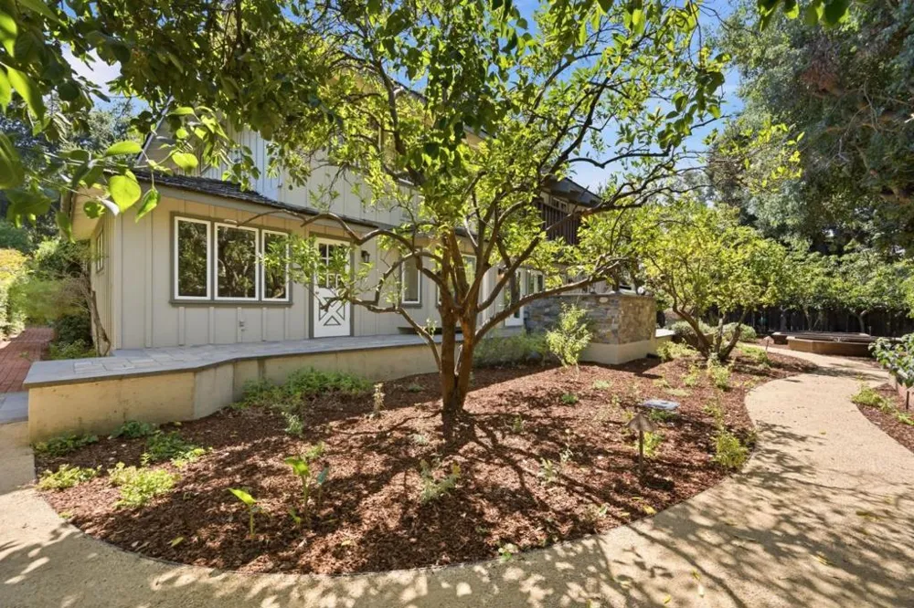 1021 Alegre Avenue Los Altos, CA 94024