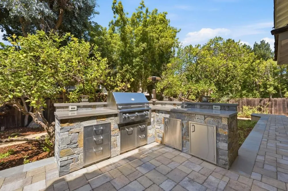 1021 Alegre Avenue Los Altos, CA 94024