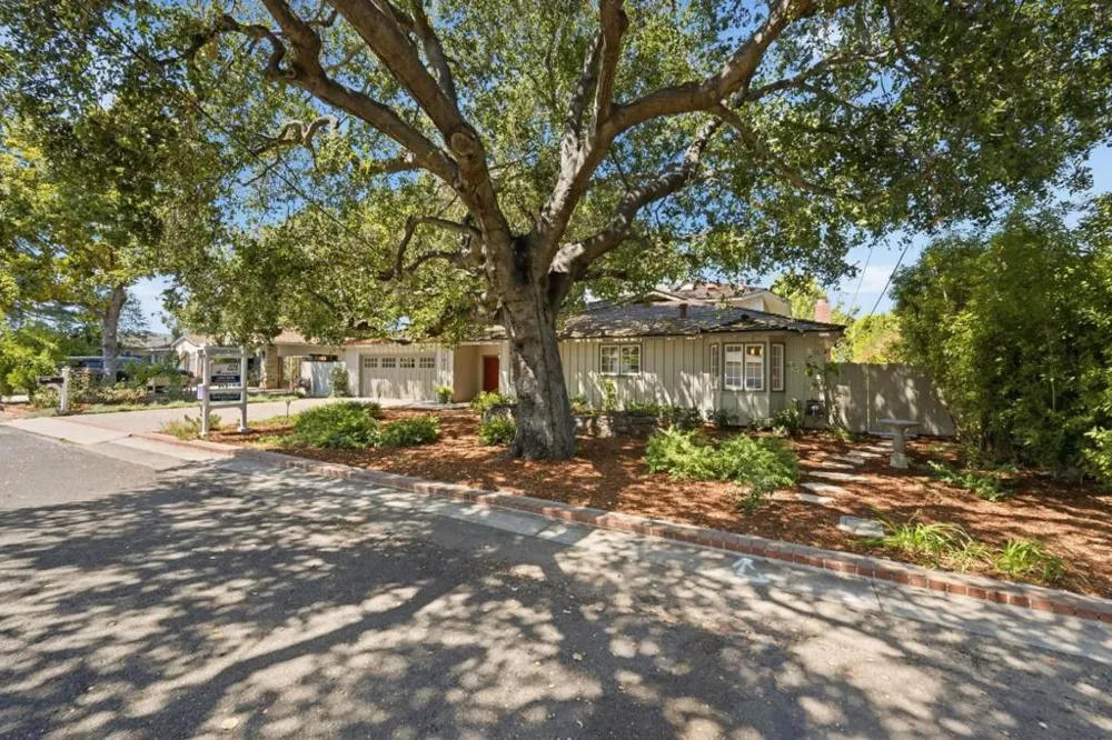 1021 Alegre Avenue Los Altos, CA 94024