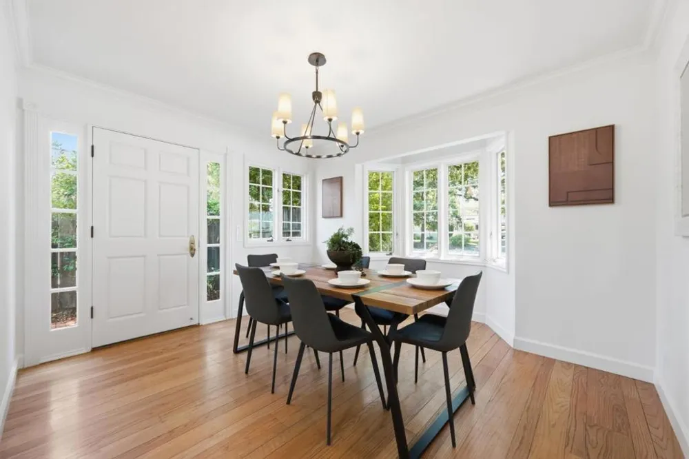 1021 Alegre Avenue Los Altos, CA 94024