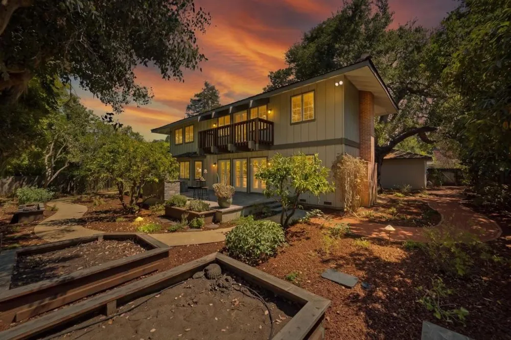 1021 Alegre Avenue Los Altos, CA 94024