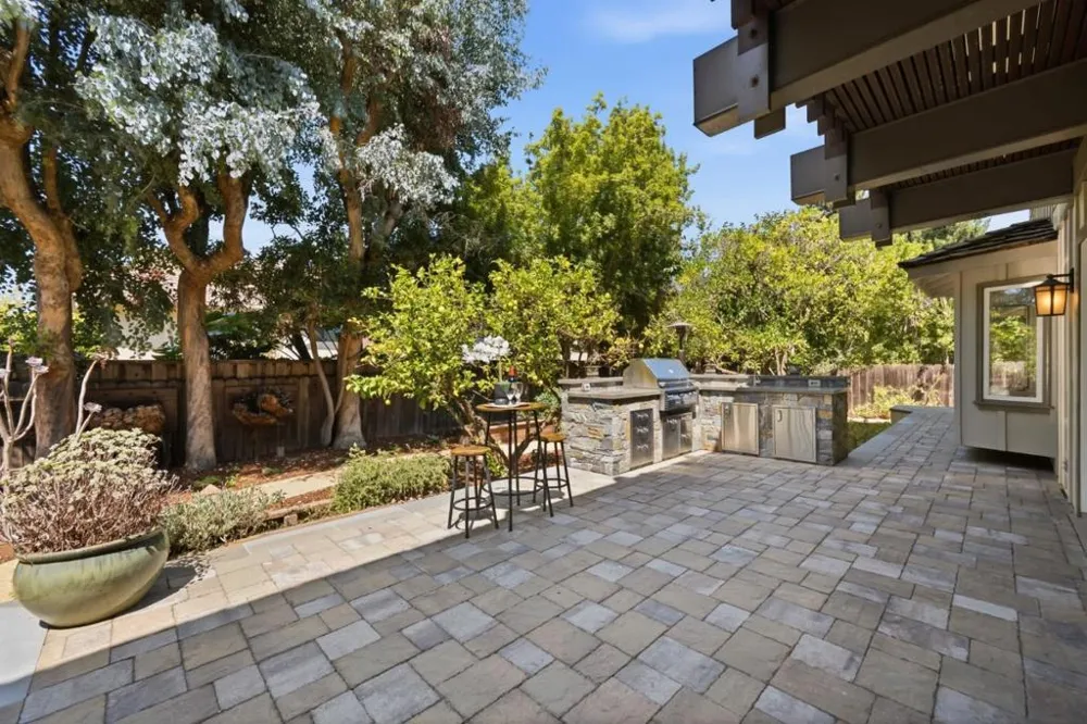 1021 Alegre Avenue Los Altos, CA 94024