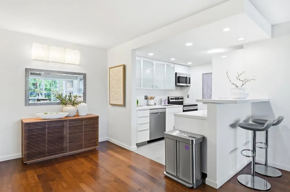 101 Alma Street #806 Palo Alto, CA 94301