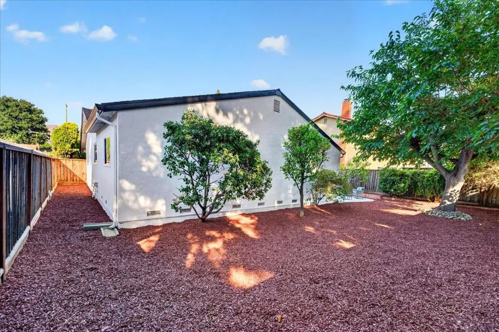 1055 Summerwood Court San Jose, CA 95132