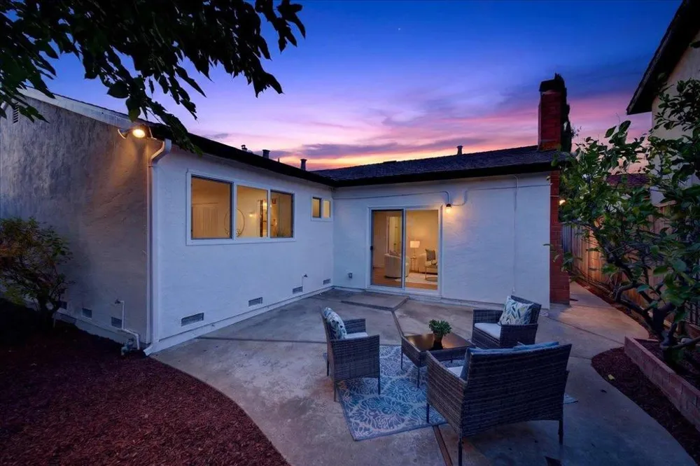 1055 Summerwood Court San Jose, CA 95132