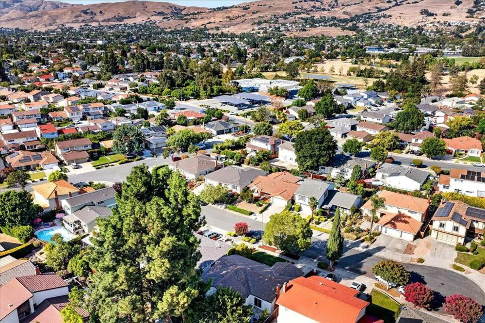 1055 Summerwood Court San Jose, CA 95132