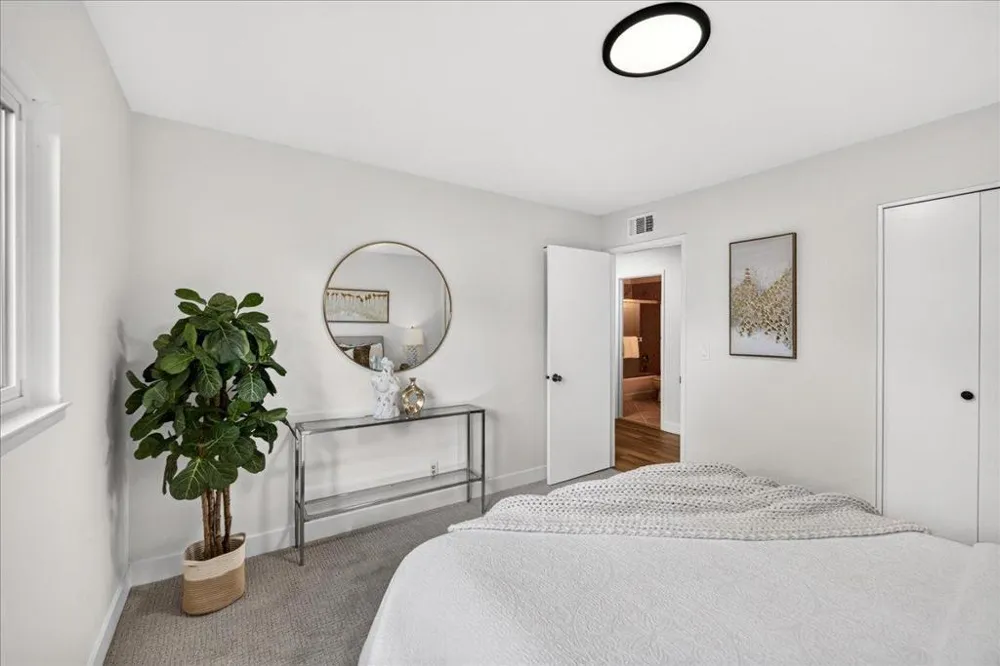 1055 Summerwood Court San Jose, CA 95132
