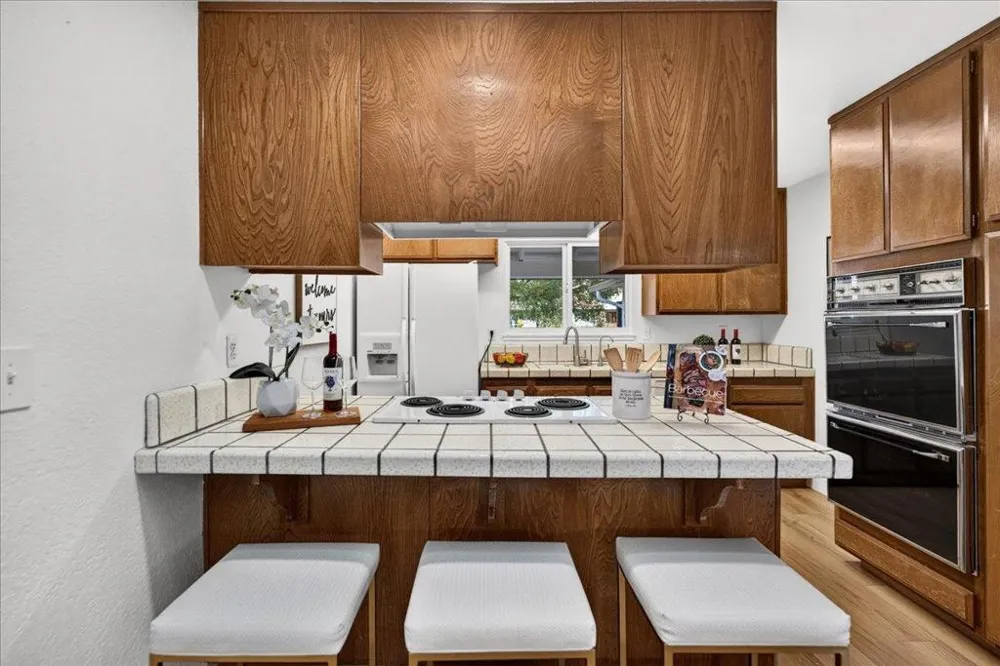 1055 Summerwood Court San Jose, CA 95132
