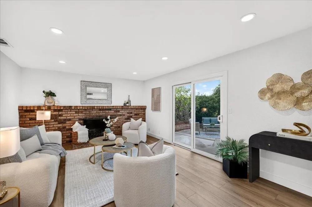 1055 Summerwood Court San Jose, CA 95132