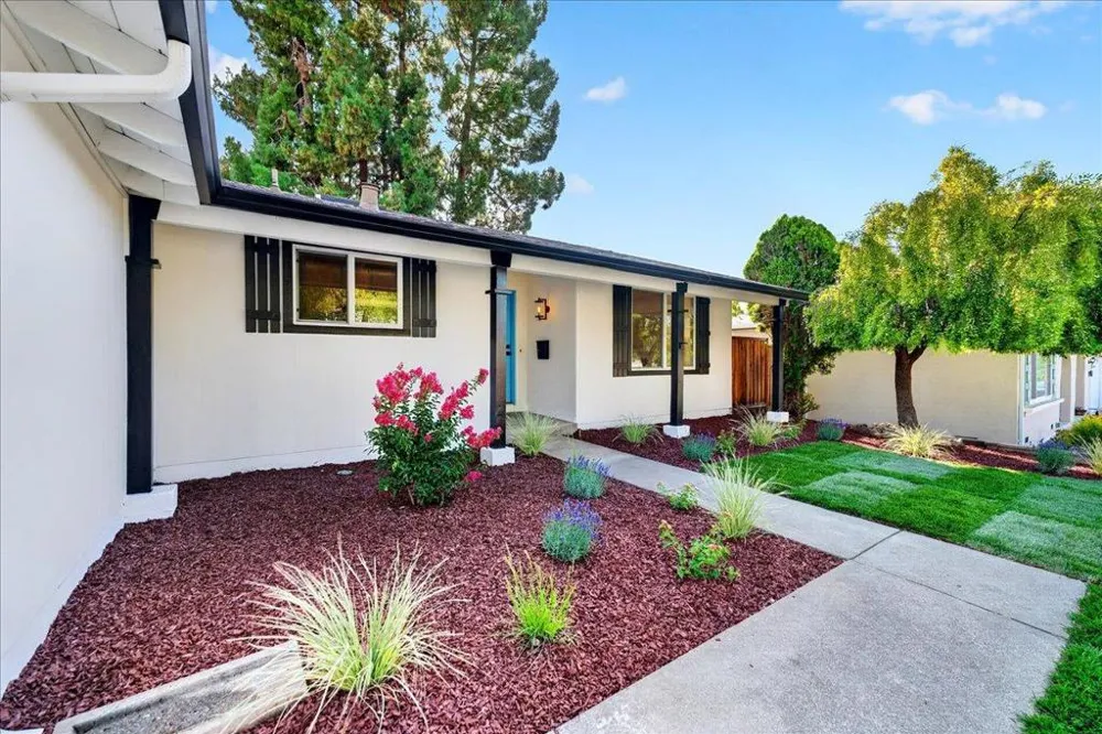 1055 Summerwood Court San Jose, CA 95132