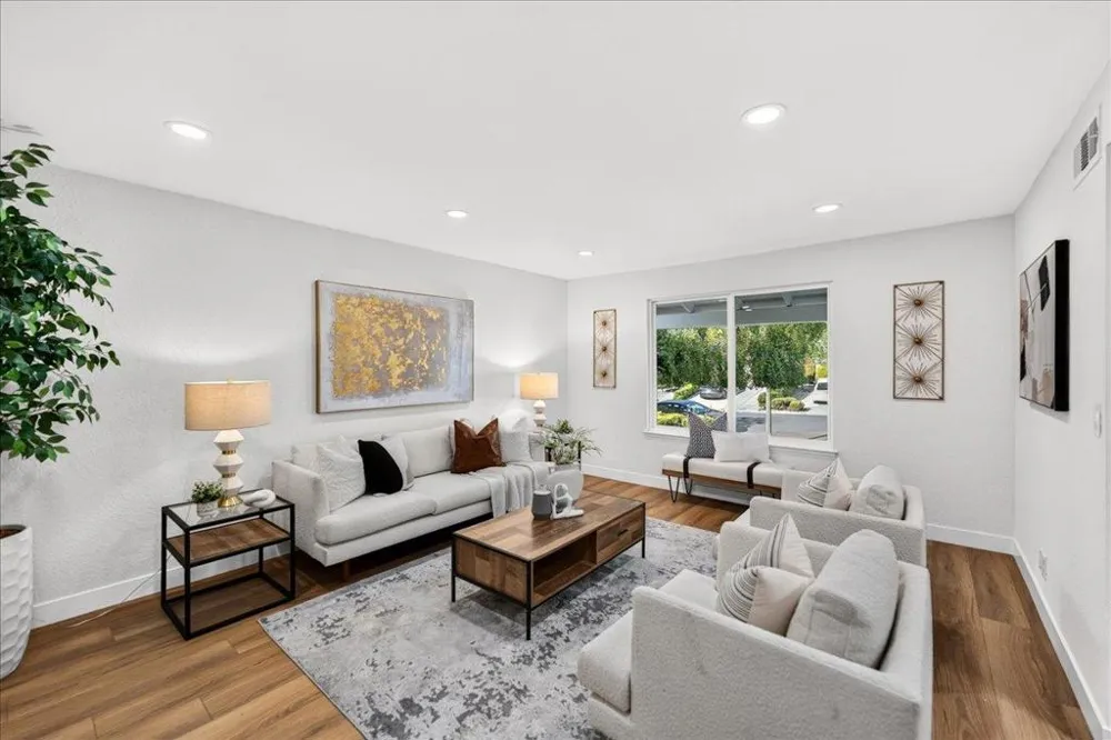 1055 Summerwood Court San Jose, CA 95132