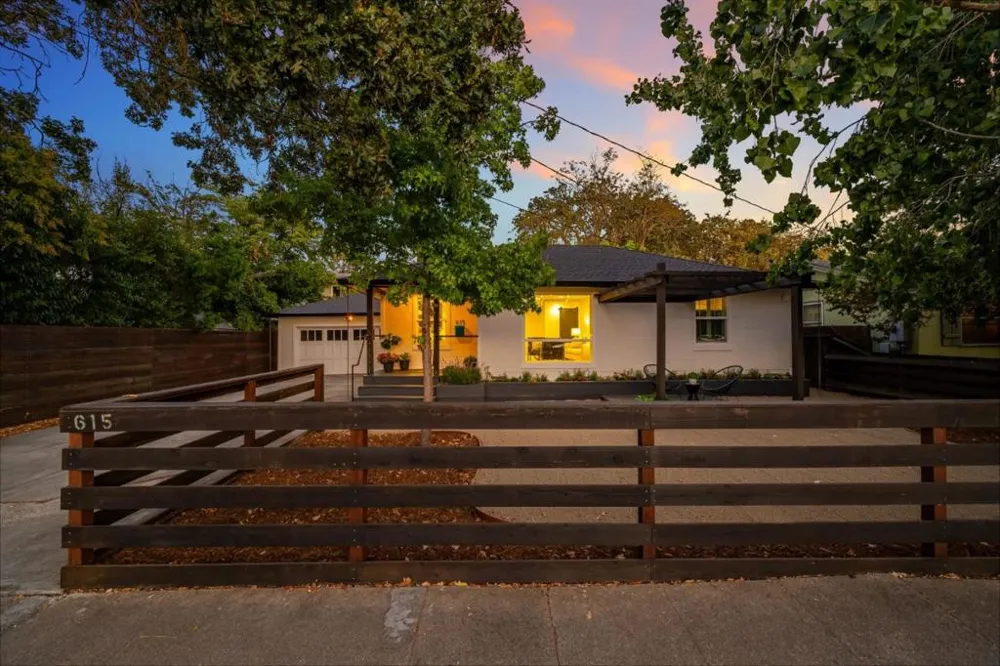 615 Madison Avenue Redwood City, CA 94061