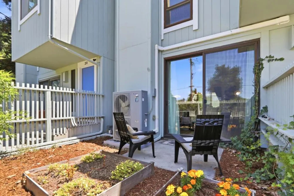 213 Ortega Avenue Mountain View, CA 94040