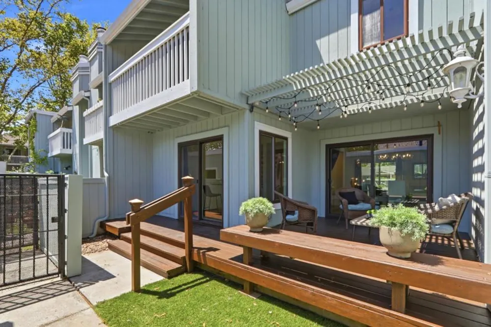 213 Ortega Avenue Mountain View, CA 94040