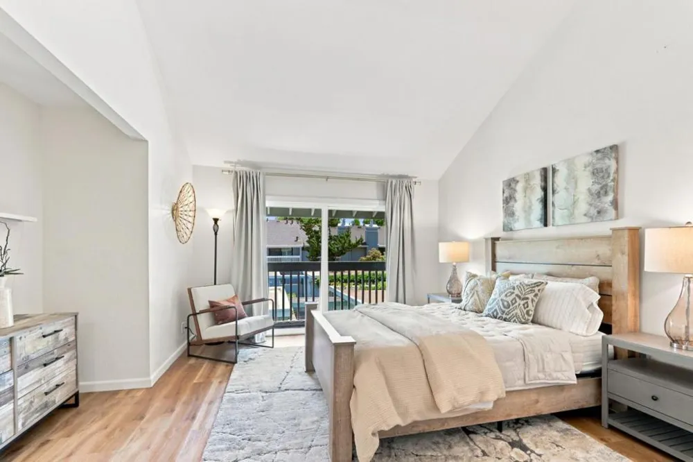 213 Ortega Avenue Mountain View, CA 94040
