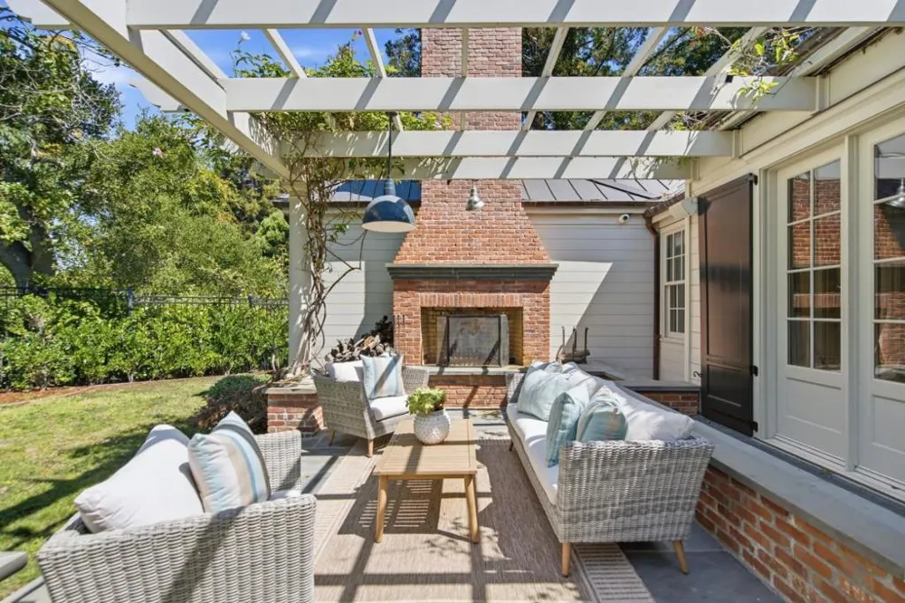 901 Hillsborough Boulevard Hillsborough, CA 94010