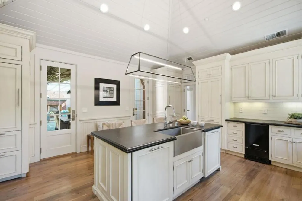 901 Hillsborough Boulevard Hillsborough, CA 94010
