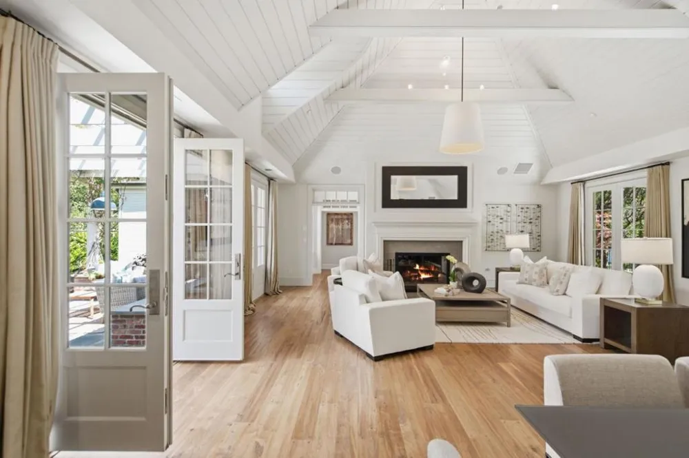 901 Hillsborough Boulevard Hillsborough, CA 94010