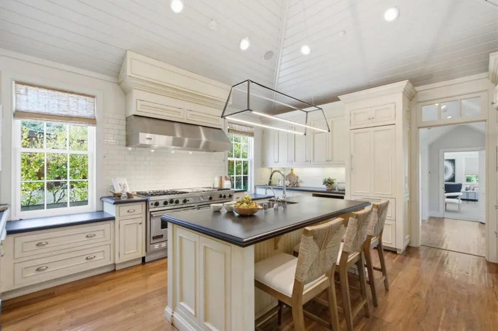 901 Hillsborough Boulevard Hillsborough, CA 94010