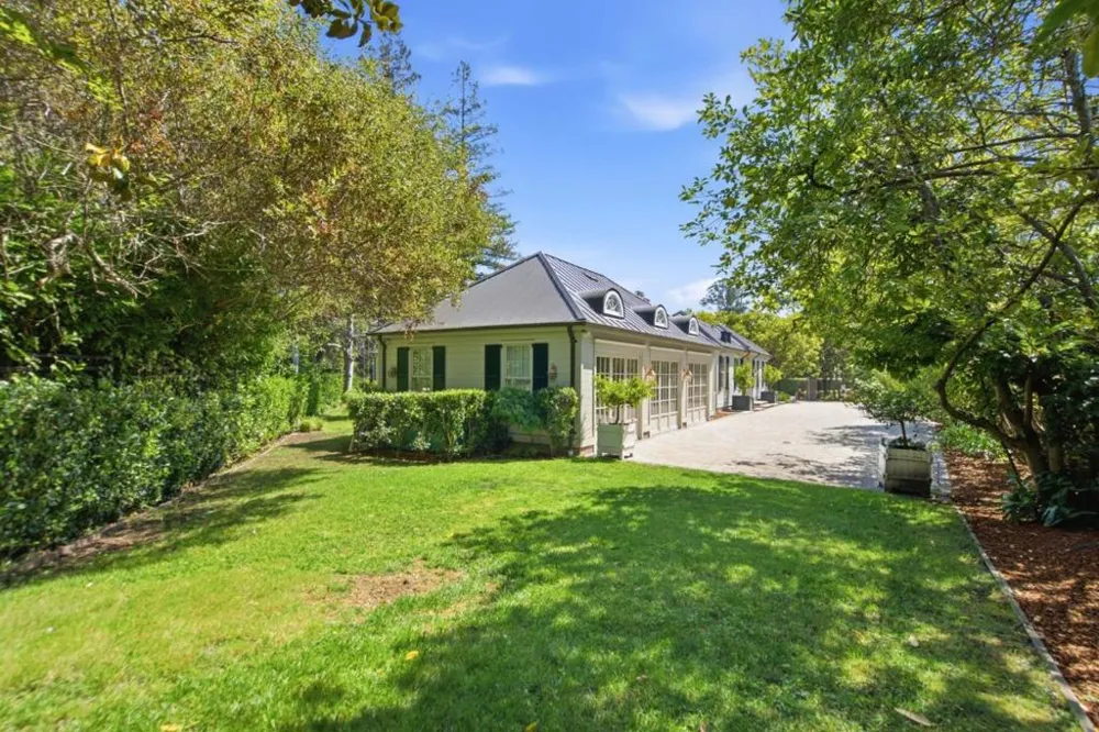 901 Hillsborough Boulevard Hillsborough, CA 94010