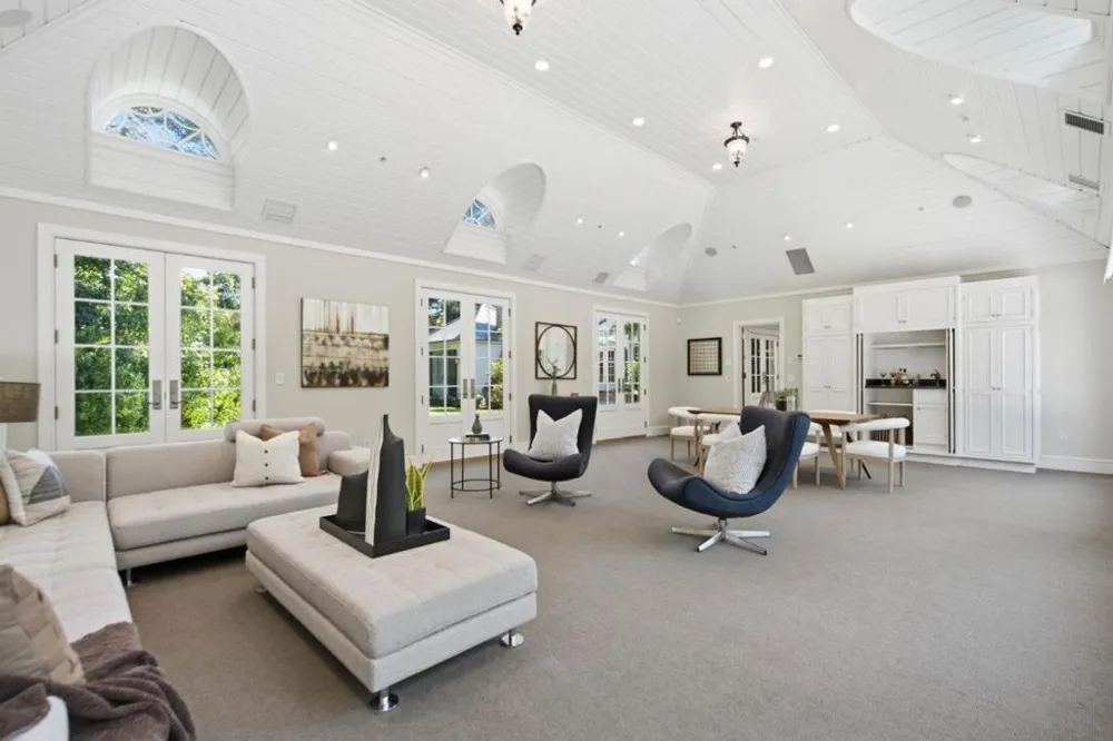 901 Hillsborough Boulevard Hillsborough, CA 94010