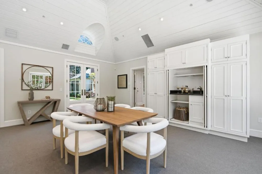 901 Hillsborough Boulevard Hillsborough, CA 94010