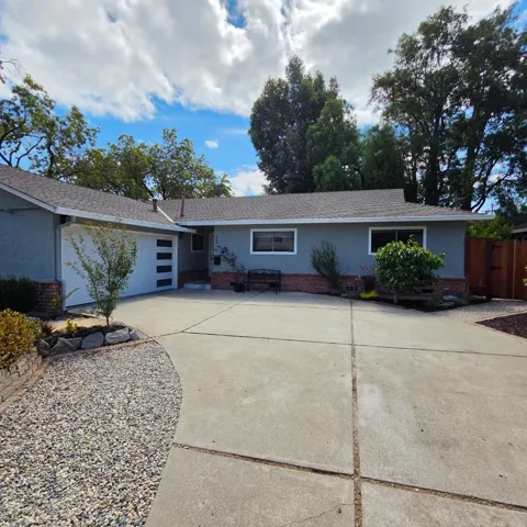994 Colonial Lane