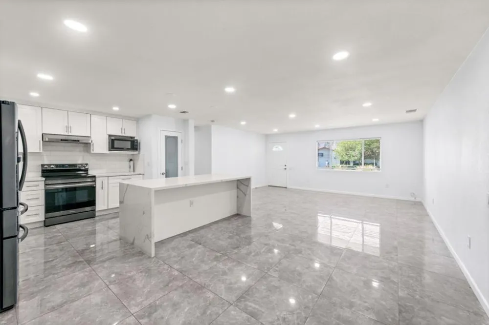 77030 Florida Avenue Palm Desert, CA 92211