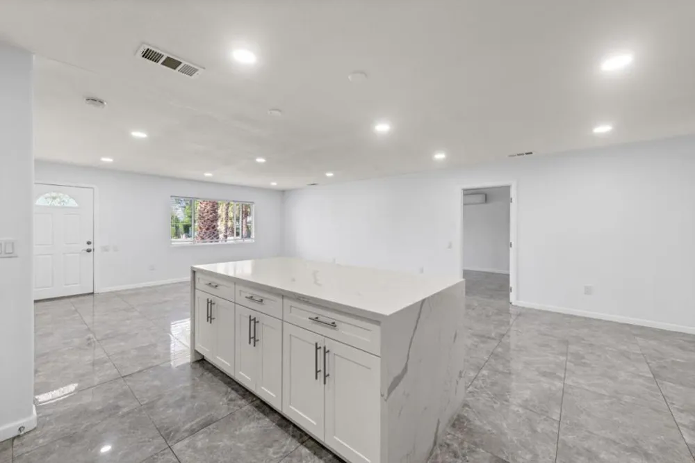 77030 Florida Avenue Palm Desert, CA 92211