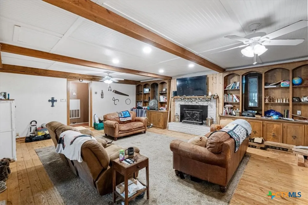 9828 FM 709 S Purdon, TX 76679