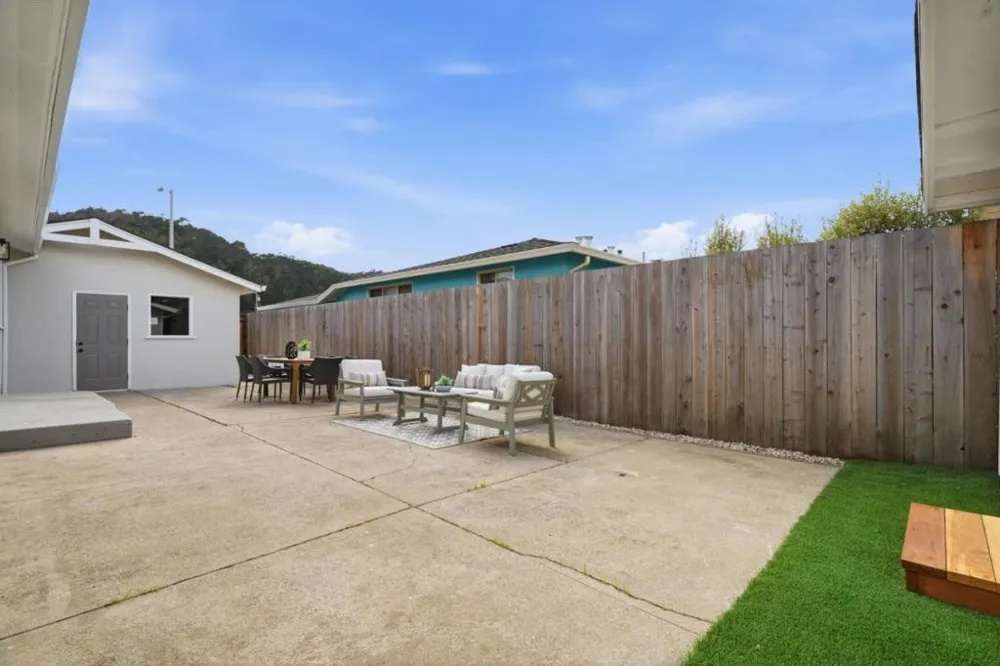 643 Linda Mar Boulevard Pacifica, CA 94044