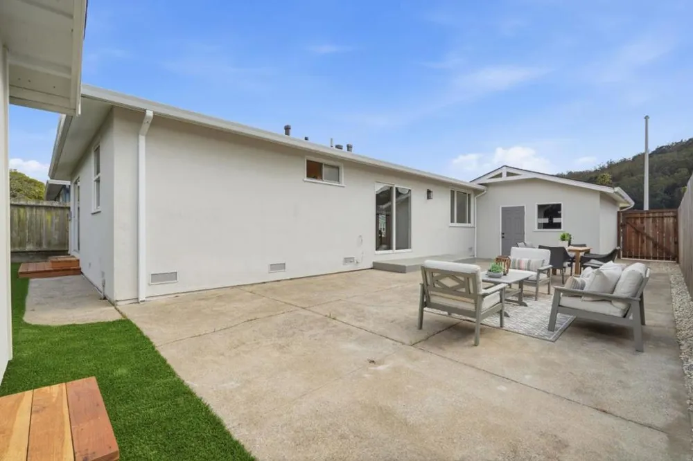 643 Linda Mar Boulevard Pacifica, CA 94044