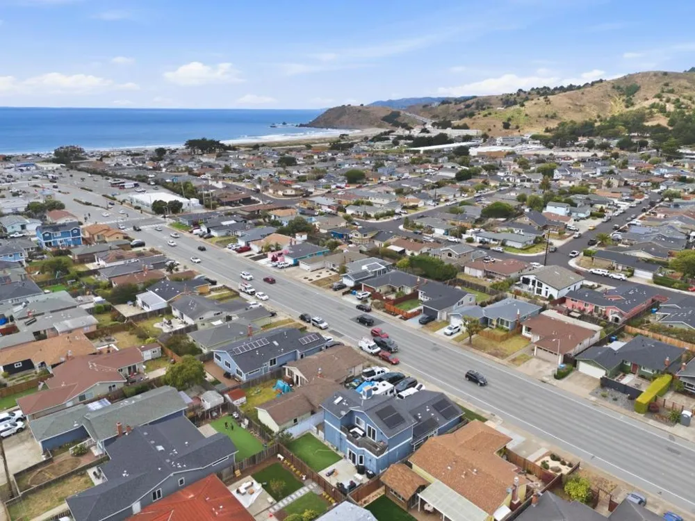 643 Linda Mar Boulevard Pacifica, CA 94044