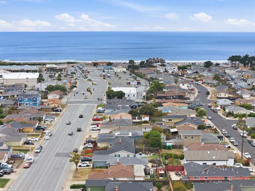 643 Linda Mar Boulevard Pacifica, CA 94044